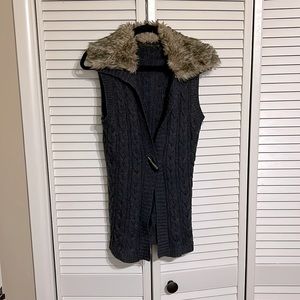 sweater vest faux fur